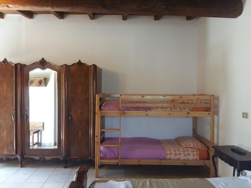 Ca Dell'Aglio Villa Momperone Exteriör bild